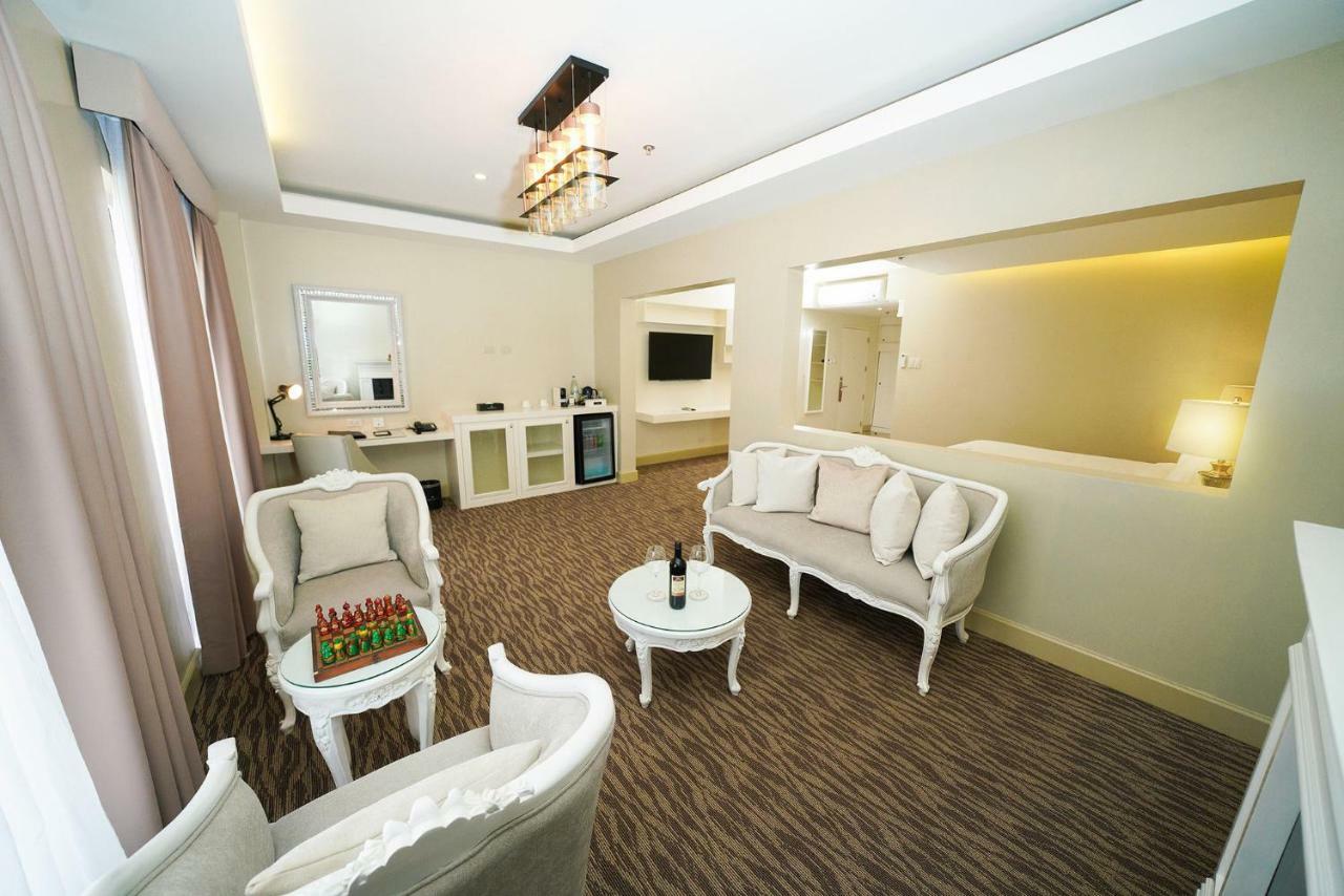 Hotel Carlito Tagaytay تاجيتاي المظهر الخارجي الصورة