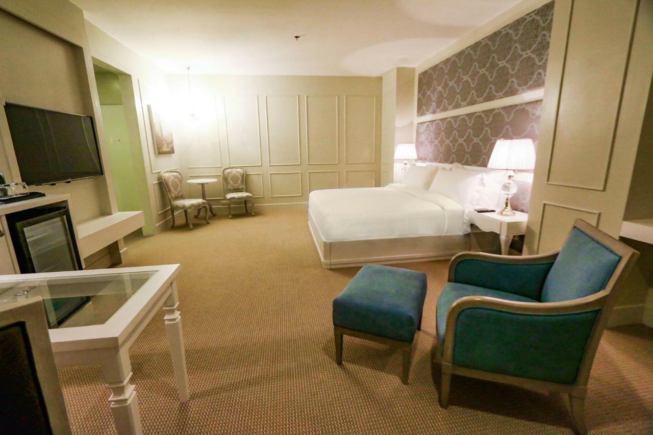 Hotel Carlito Tagaytay تاجيتاي المظهر الخارجي الصورة