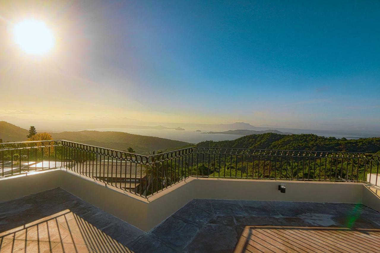 Hotel Carlito Tagaytay تاجيتاي المظهر الخارجي الصورة